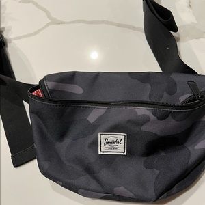 Herschel large Camo Belt Bag